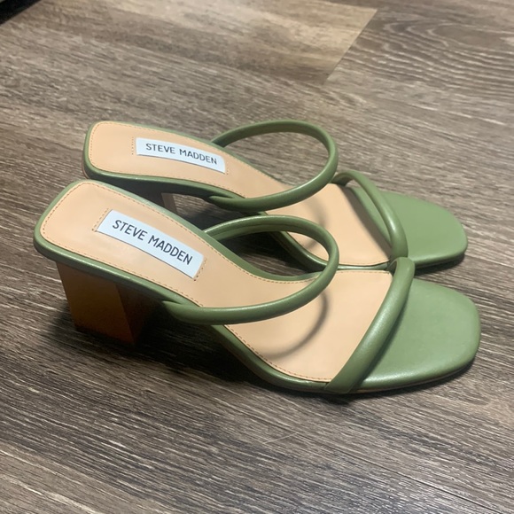 Steve Madden Shoes - NWOT Steve Madden shoe